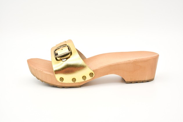 sandały i klapki damskie Płaskie drewniaki ze skóry i drewna z klamrą