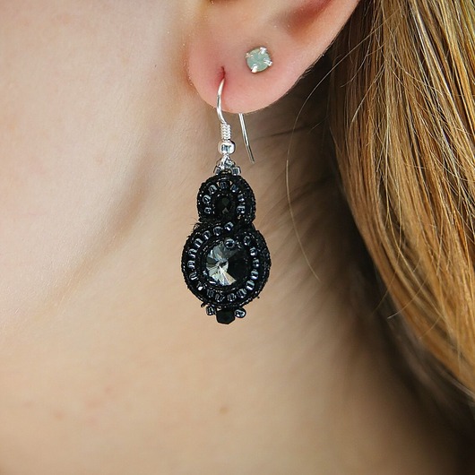 kolczyki swarovski Esme 2 - czarne kolczyki z kryształkami