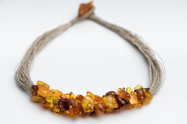 korale Naszyjnik bursztynowy na lnie GRONO multikolor
