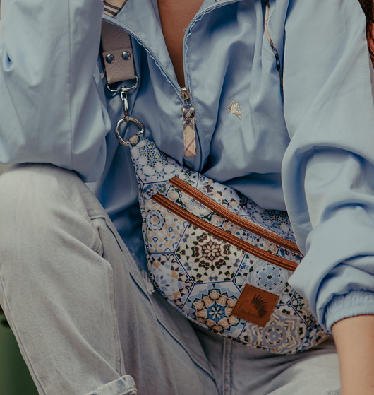 saszetka nerka Nerka z wodoodpornego, drukowanego poliestru, wzór heksagony