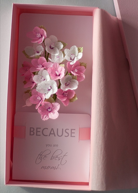 Pudełko na prezent z papieru kwiaty. Flowers papier