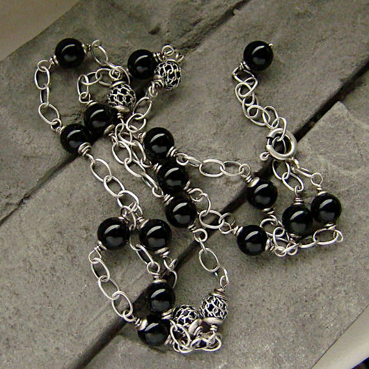 korale Onyksy z ażurem - naszyjnik