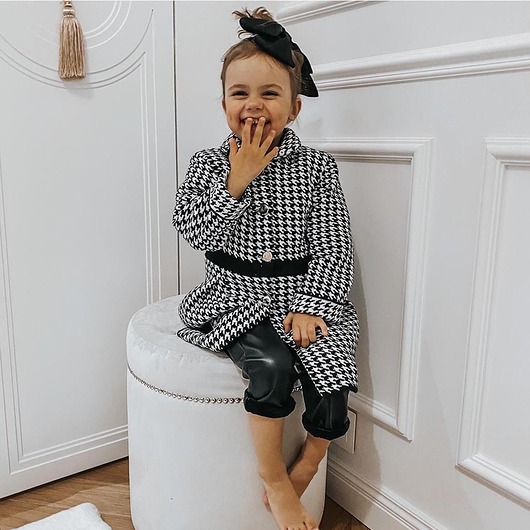 kurtki i płaszcze dla dziewczynki Dzianinowy płaszczyk w pepitkę