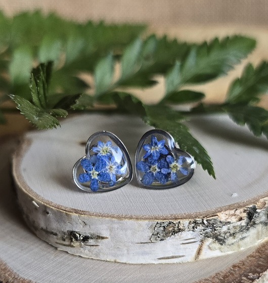 kolczyki z żywicy Wieczne kwiaty wkręty z kwiatami kolczyki srebrne niezapominajki