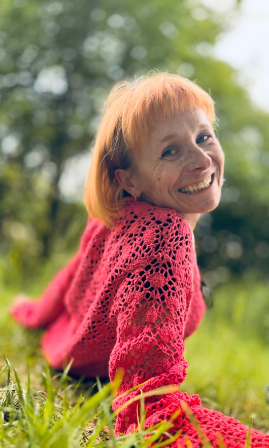 swetry damskie  Ażurowy sweterek KORONKA