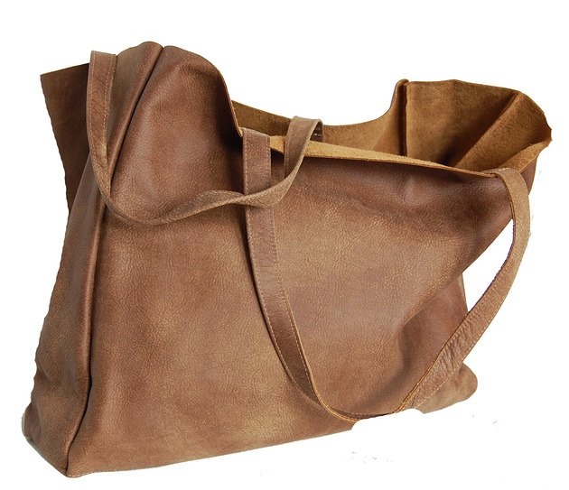 torby na ramię Duża skórzana torba damska z kieszenią - TORBA NA WYJAZD