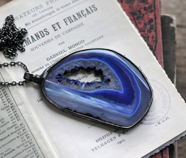 Fioletowy agat, druzy. MARIAELA