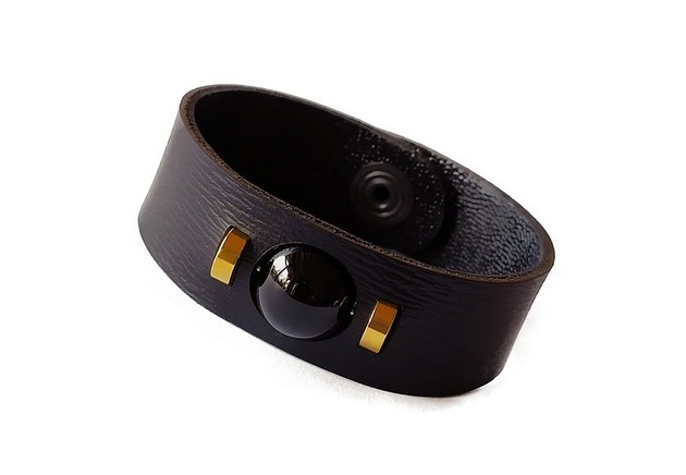 Onyx Leather Bracelet in Gold Joccos Design