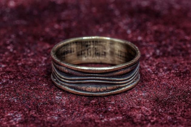 pierścionki - różne Beta - Pierścień z linii geometrycznej z brązu z ciemną patyną