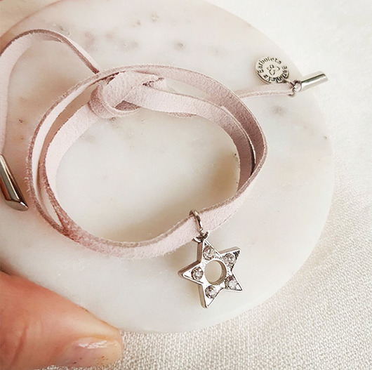 bransoletki skórzane Bransoletka zamszowa z gwiazdką