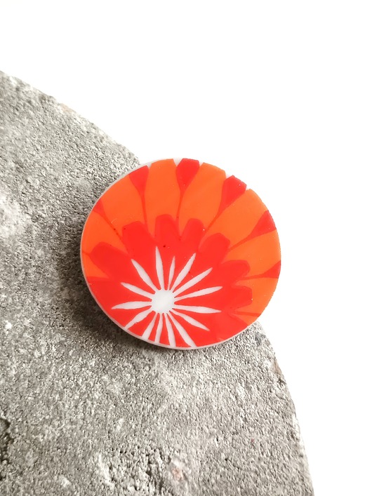 broszki Broszka z pomarańczowym kwiatem