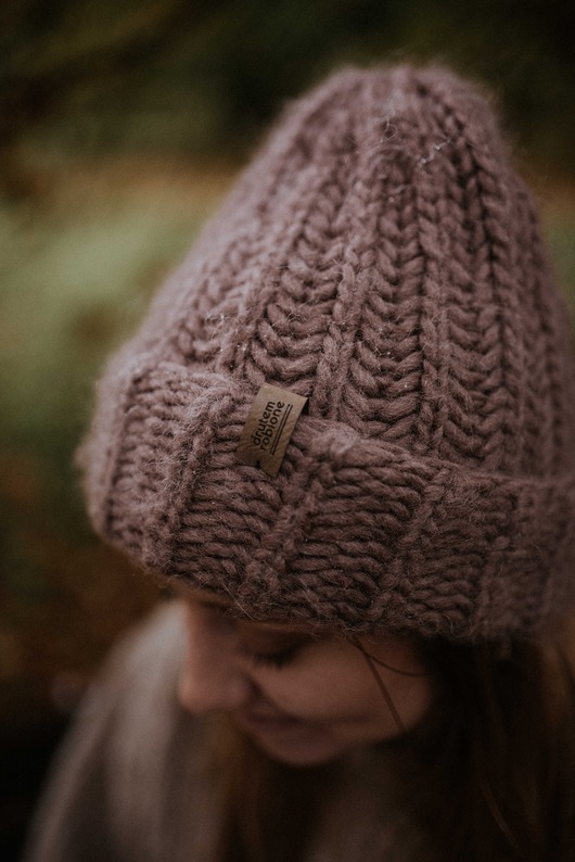 czapki damskie Wełniana czapka Fluffy  Ciemny wrzos 100 % wełna