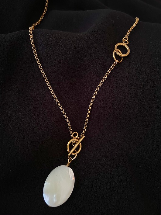 naszyjniki - inne Naszyjnik z zapięciem z przodu masa perłowa