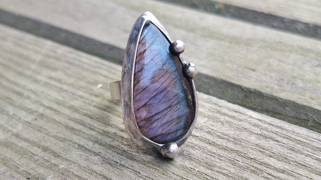 pierścionki - różne Ukryte fiolety - pierścionek regulowany