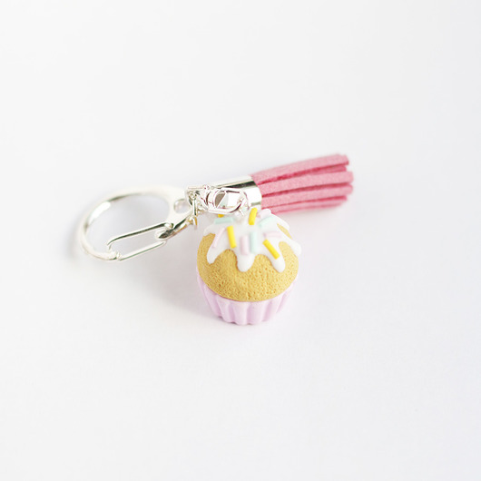 Różowa babeczka z lukrem brelok do kluczy Lemon Lovely