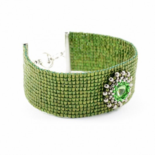 Simplicity in green Izziland