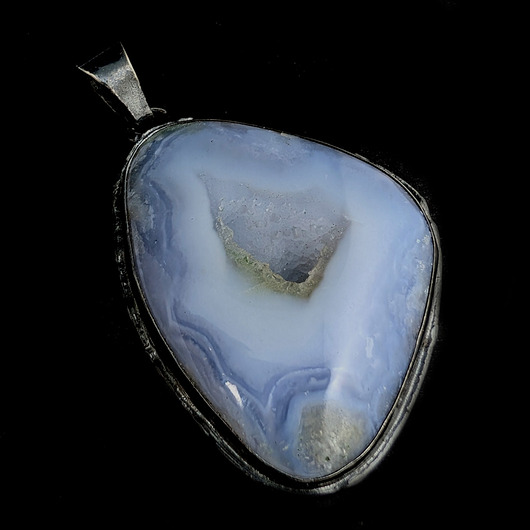 wisiory Geoda pastelowego chalcedonu