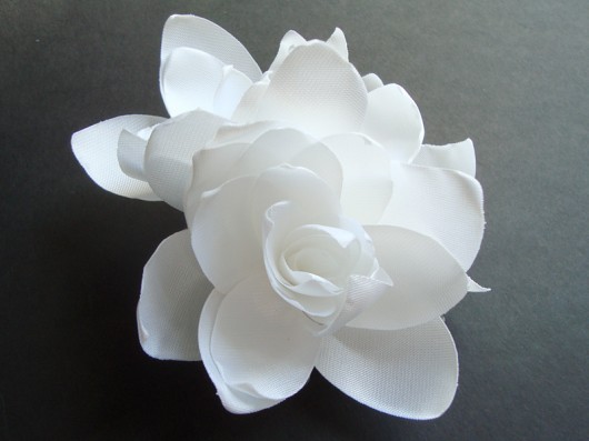 niewinna biel SundayRose