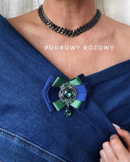 broszki Brosza z niesamowitym szmaragdowym zielonym kryształem  NEW