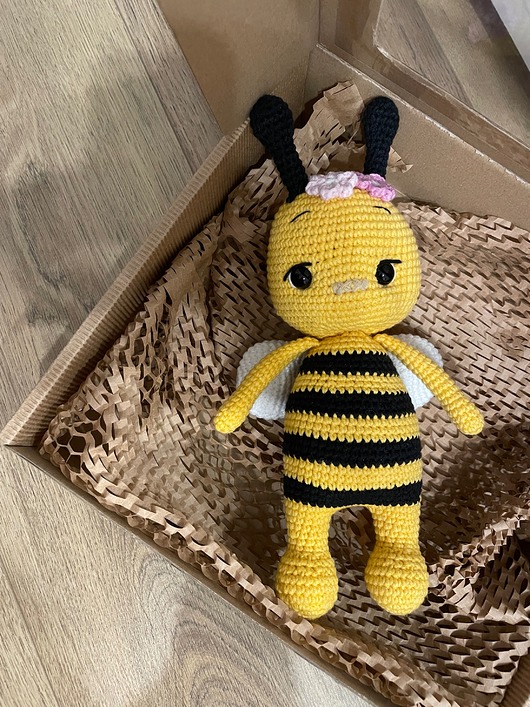 przytulanki dla niemowląt i dzieci Pszczółka na szydełku, przytulanka pszczółka, prezent dla dziecka