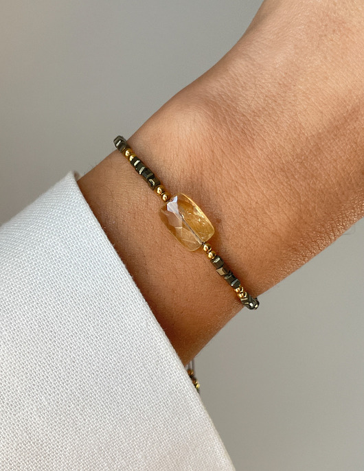 bransoletki z kamieni naturalnych Bransoletka na nici z cytrynem i pirytem