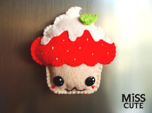 Strawberry Cupcake magnes Miss Cute