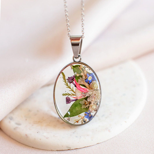 wisiory Wisiorek z kompozycją kwiatową