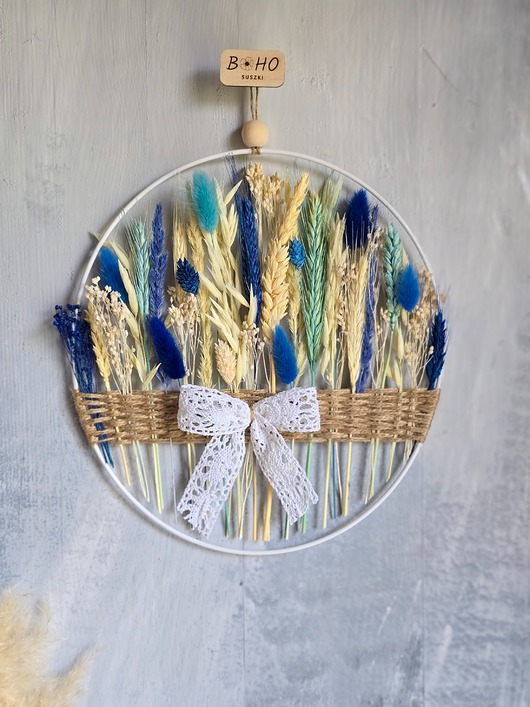 Ozdoby na ścianę Prezent na Dzień Babci i Dziadka - obręcz z suszonymi kwiatami