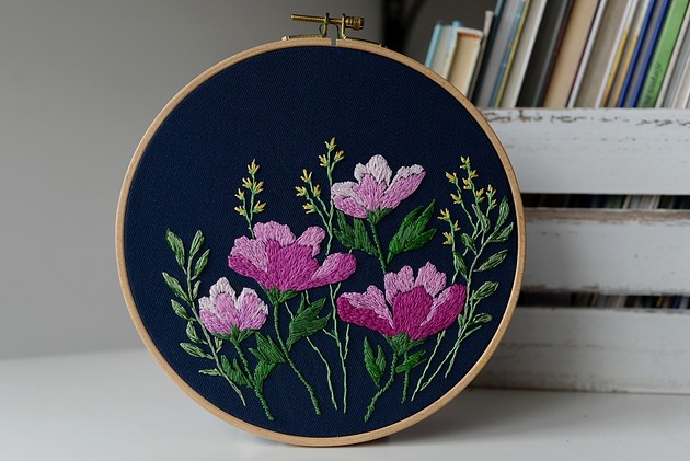 dodatki - różne kwiaty - haft na tamborku