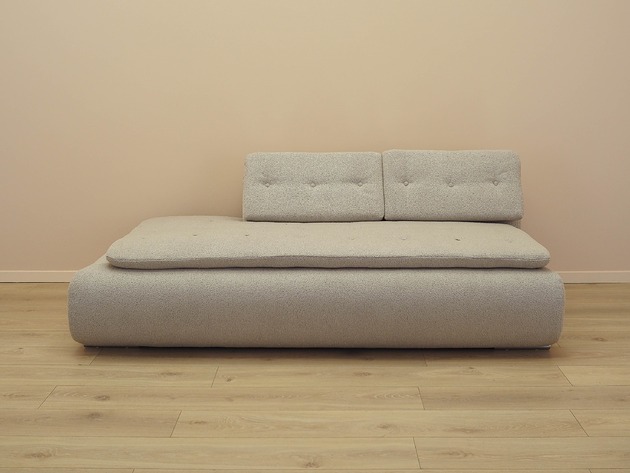 sofy i szezlongi Sofa beżowa, włoski design, lata 80, produkcja: Włochy
