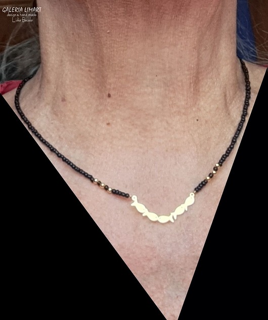 chokery Boho minimalistycznie choker ze złotymi rybkami Urok prostoty miły Prezent