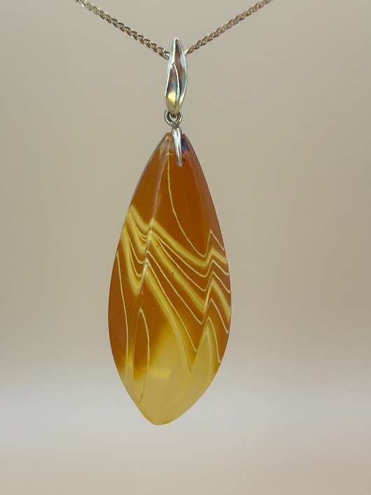 wisiory Wisiorek z naturalnego bałtyckiego bursztynu