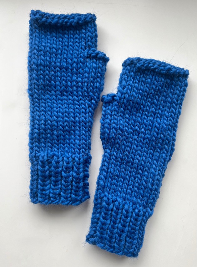 rękawiczki damskie Zamówienie indywidualne- mitenki  z wełny peruwiańskiej Buran kobaltowe