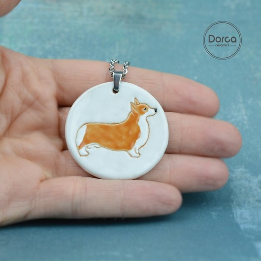 Corgi pembroke- ceramiczny wisiorek Dorca