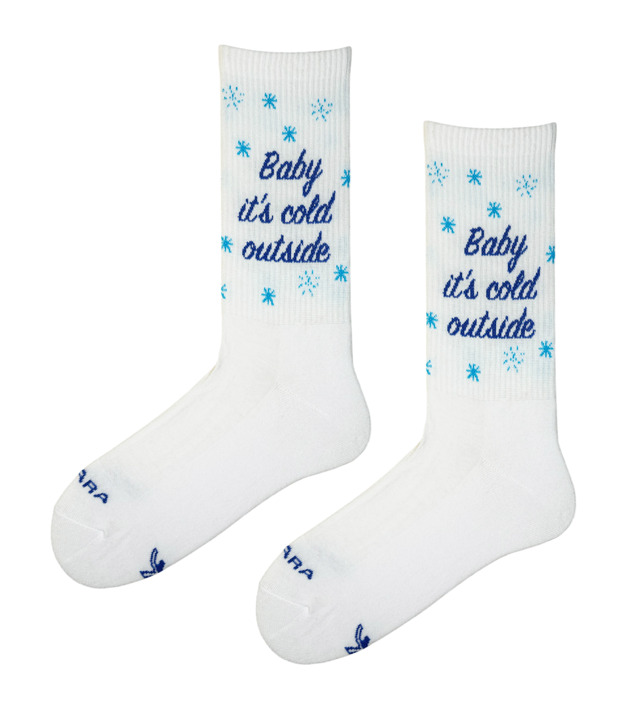 skarpetki męskie Baby, It's Cold Outside - świąteczne skarpetki z napisem