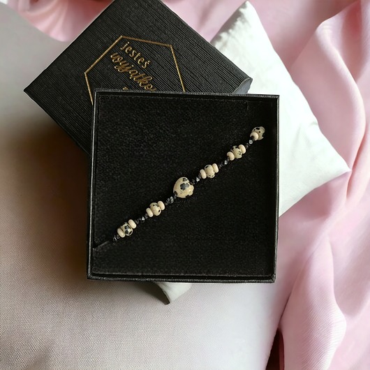 bransoletki z kamieni naturalnych PREMIUM : serduszko : JASPIS dalmatyński, onyks, KAMIEŃ RZECZNY