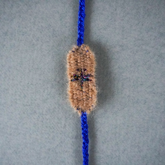 bransoletki - inne Bransoletka wiązana z nici z ręcznym haftem - ważka