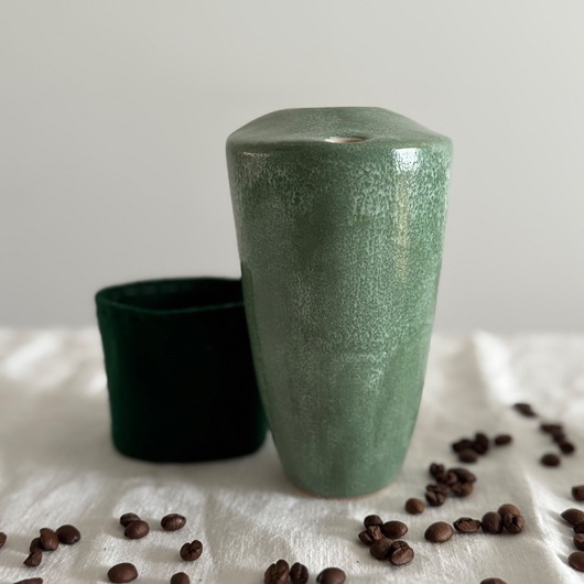 kubki Ceramiczny kubek podróżny 400ml z opaską termoizolacyjną