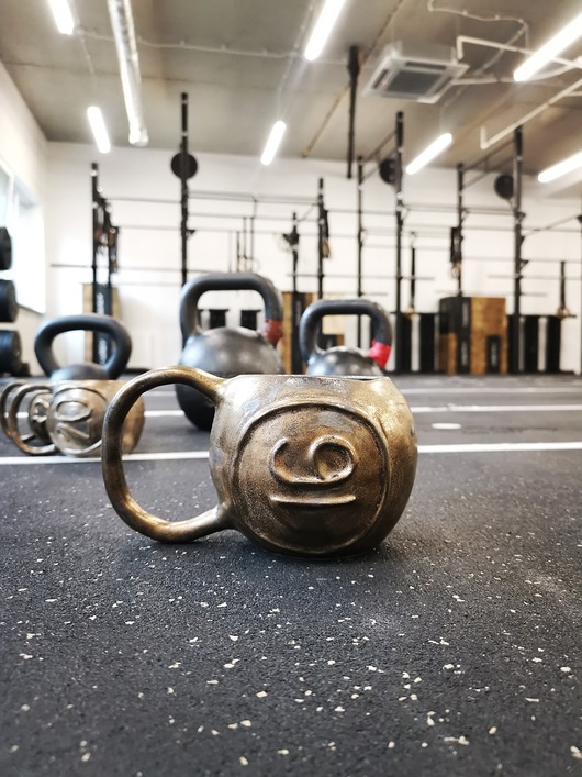 kubki Kubek kettlebell  złoty - 16 kg