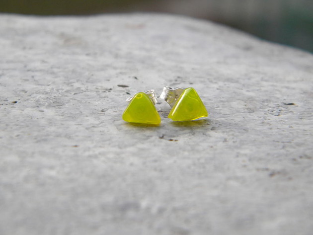 kolczyki wire wrapping Lemon - trójkąt  - sztyfty