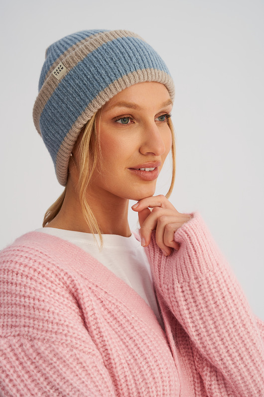 czapki damskie Czapka zimowa w paski szaro - niebieska