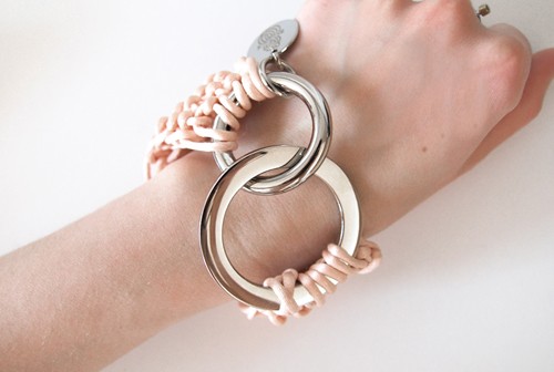 Knitted Bracelet. SatyNowa Morelowa Roboty Ręczne