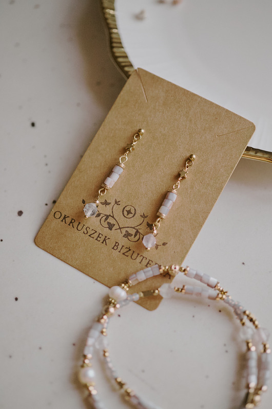 kolczyki z kamieniami Kolczyki Siwy Dym, fluoryt, masa perłowa; kolekcja El Dorado