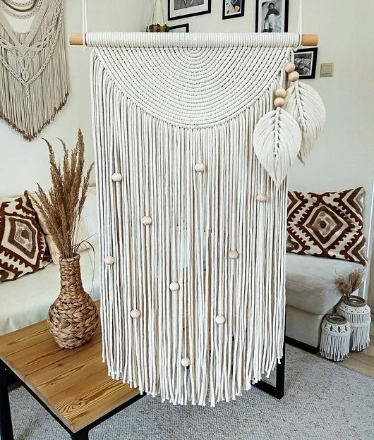 Makrama Boho ecru z drewnianymi koralikami Zaplątana W Sznurki