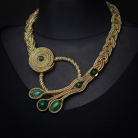 kolie Sutaszowy naszyjnik w kolorze złota i zieleni