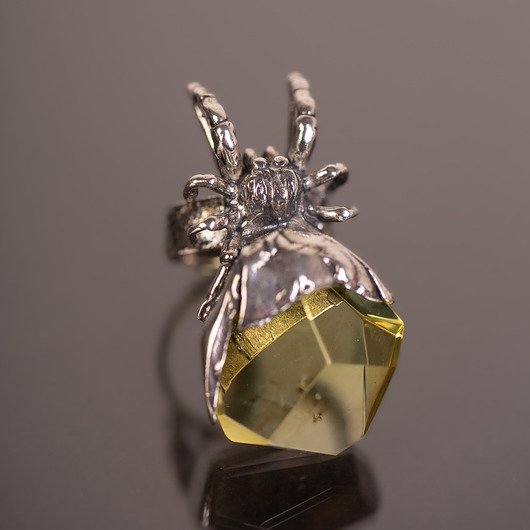 pierścionki srebrne Pierścionek regulowany srebrny pająk z bursztynem