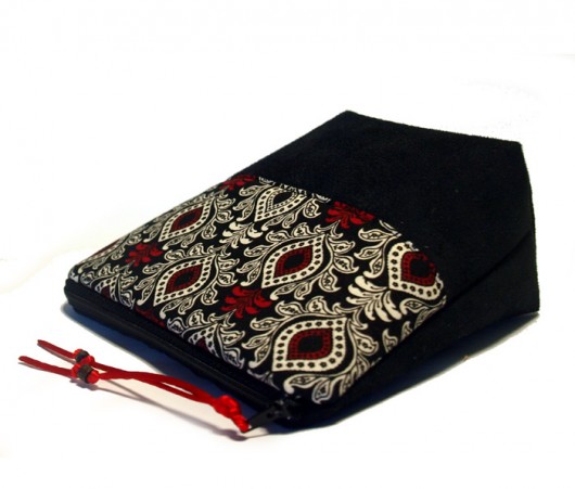 kosmetyczka - black & red & white - ornamenty MOONAXA