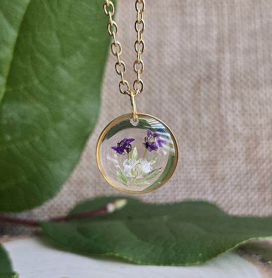 wisiory Wisiorek z kwiatami fioletowe