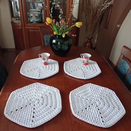 podkładki do kuchni Komplet podkładek szydełkowych 4szt 35cm