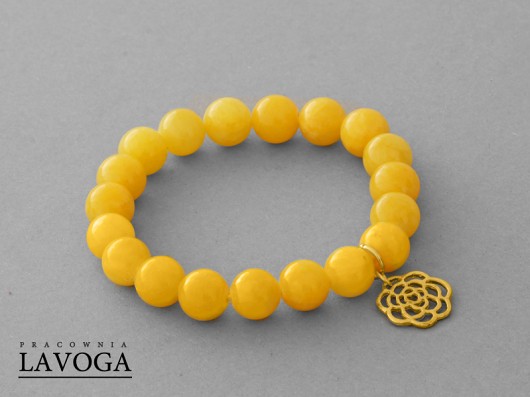 Jade with rose pendant in yellow. Lavoga